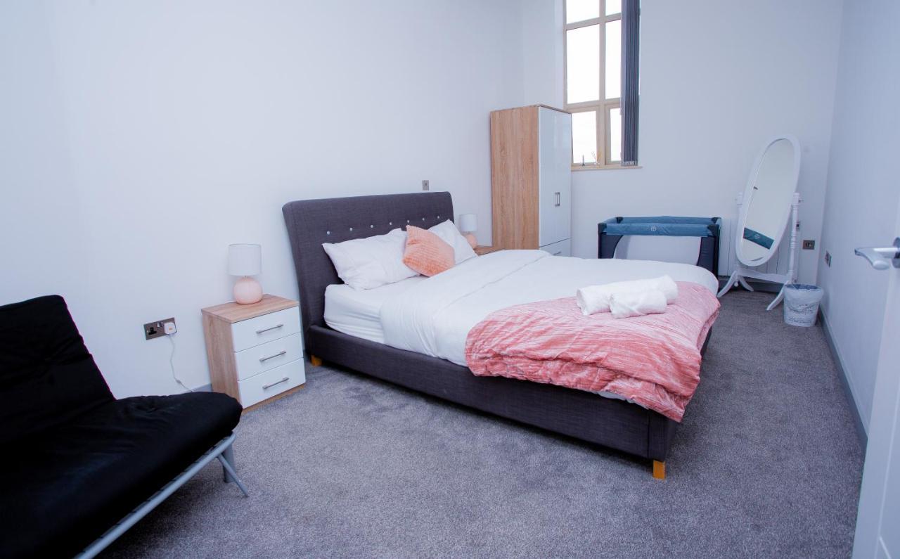 Spacious Urban City Apartment 동커스터 외부 사진