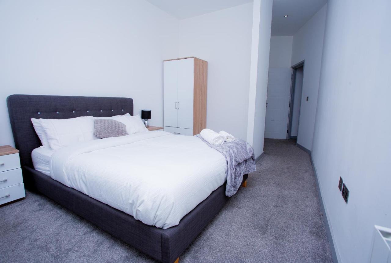 Spacious Urban City Apartment 동커스터 외부 사진