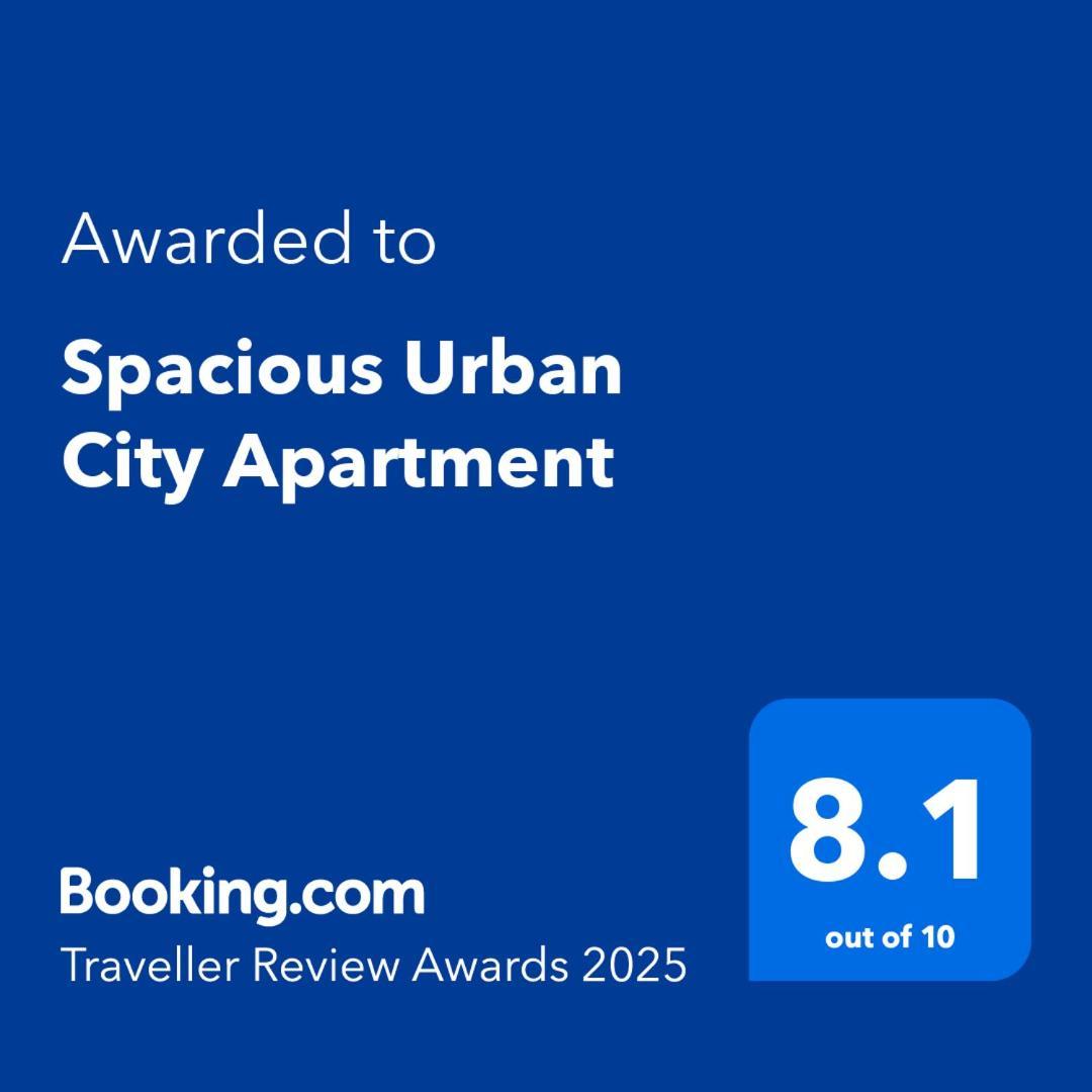 Spacious Urban City Apartment 동커스터 외부 사진