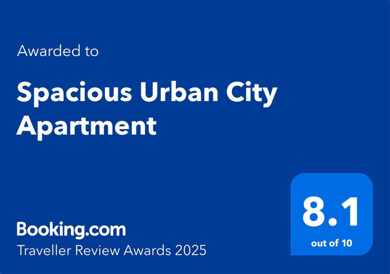 Spacious Urban City Apartment 동커스터 외부 사진